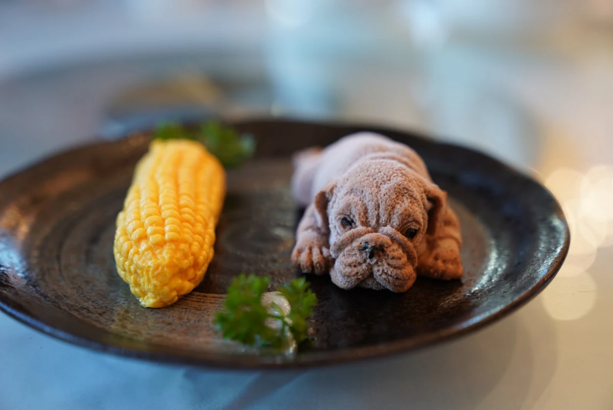 chocolate mousse puppy 巧克力慕斯小狗, New Mandarin Seafood Restaurant